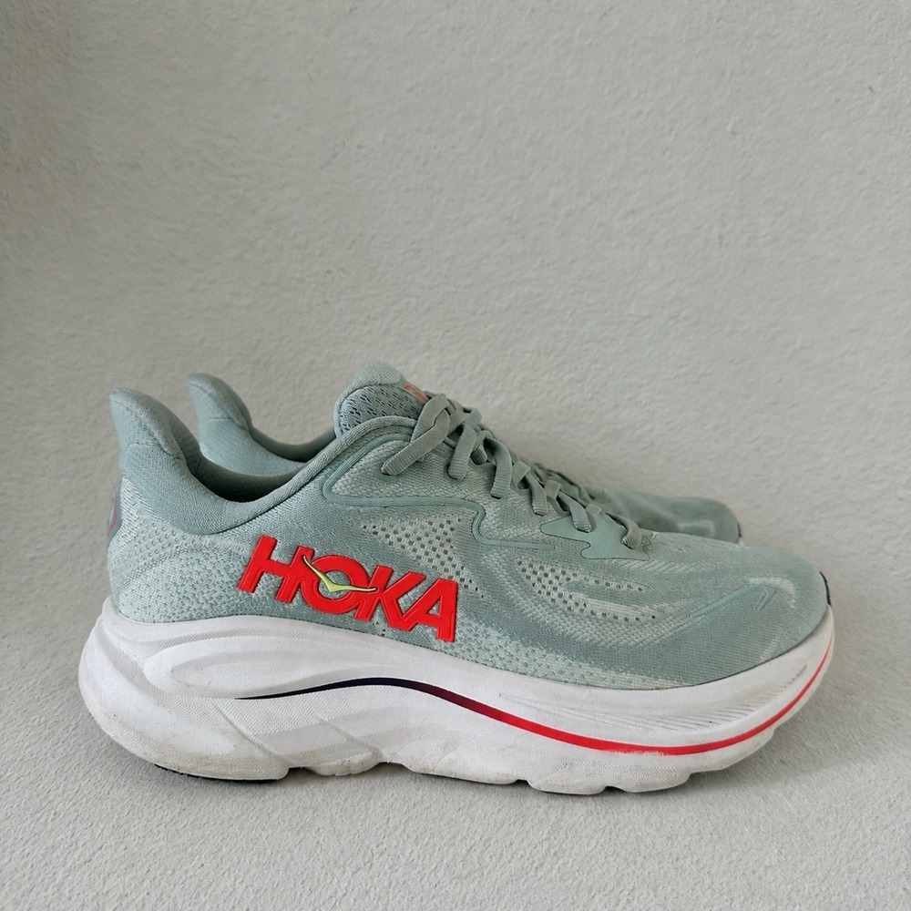 HOKA One Clifton 10 running Shoe Men's Sz 9.5 Sage/Neon Flame